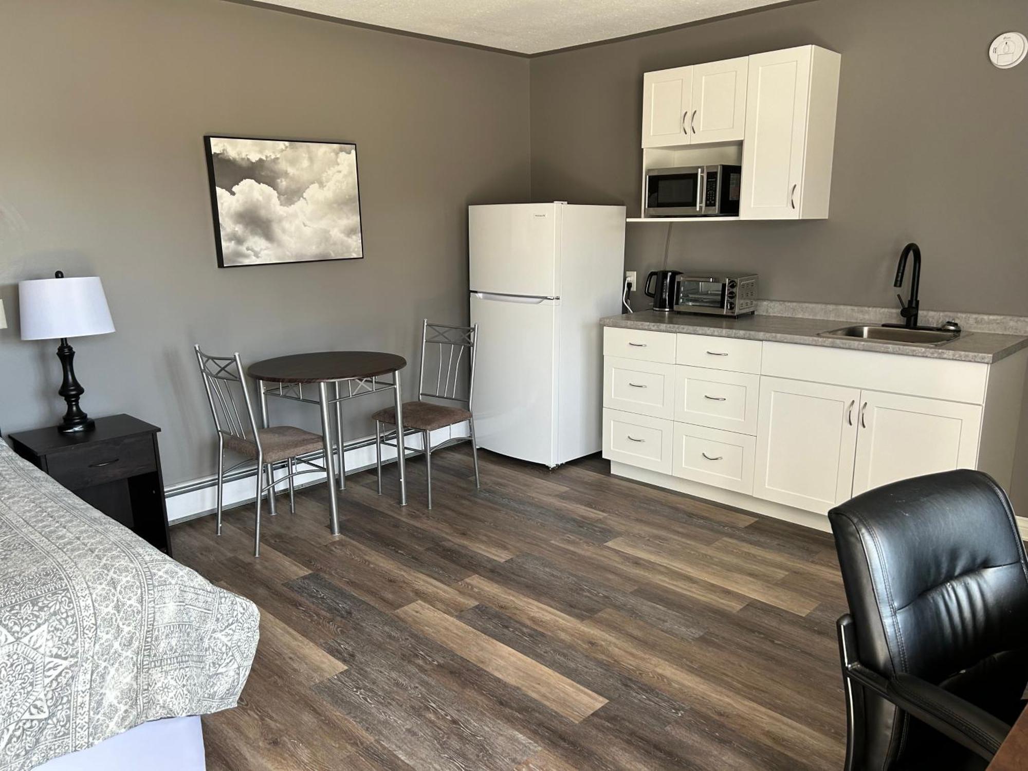 Middleton Motel & Suites Екстериор снимка