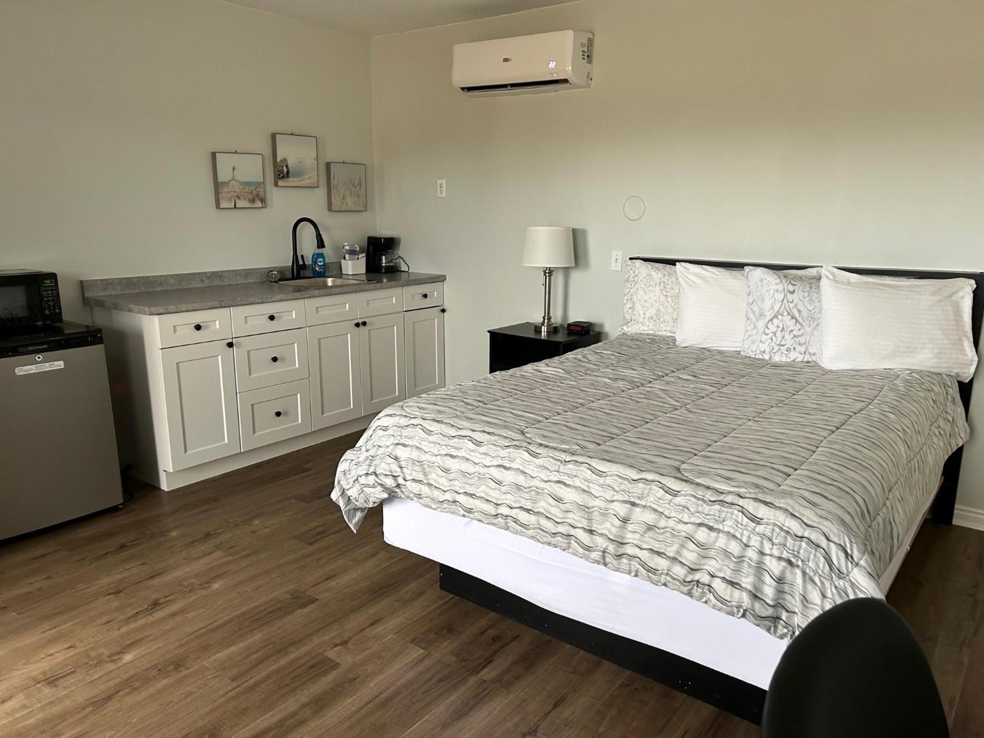 Middleton Motel & Suites Екстериор снимка