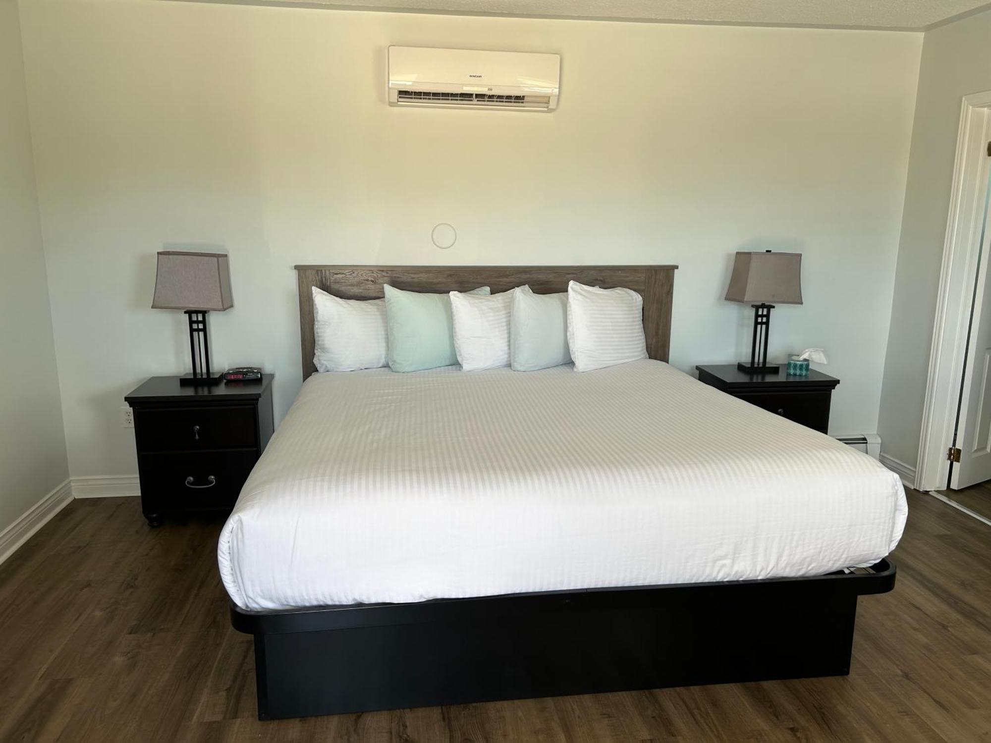 Middleton Motel & Suites Екстериор снимка