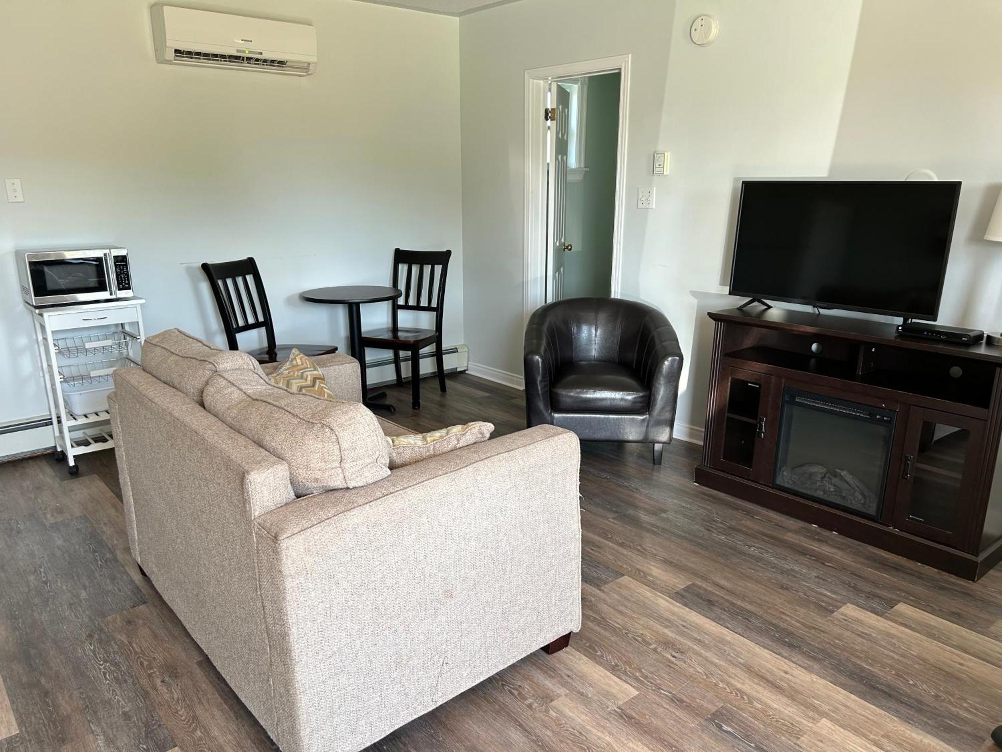 Middleton Motel & Suites Екстериор снимка