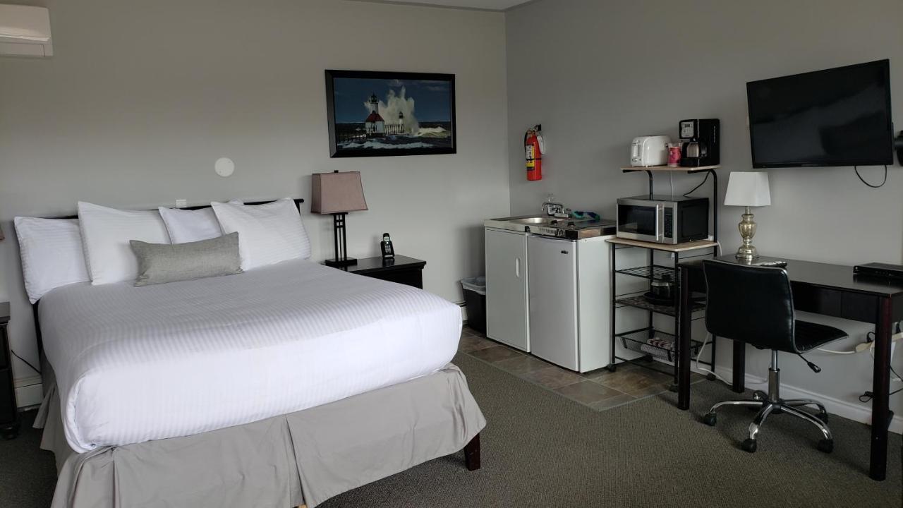 Middleton Motel & Suites Екстериор снимка